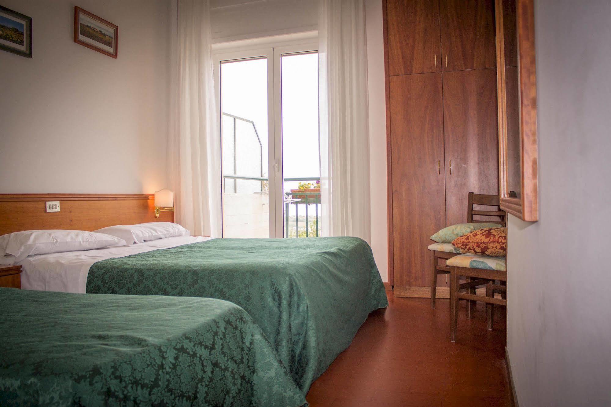 Hotel Ristorante Il Grillo Acquaviva Picena Eksteriør bilde